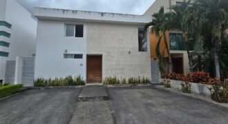Casa en Venta en Residencial Cumbres en Cancún