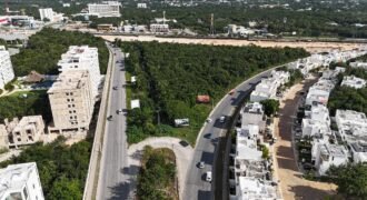 Terreno en Venta Avenida Huayacán y 135, en Cancún