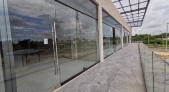 Se Renta Local comercial en Plaza Corner Center Avenida Huayacán en Cancún