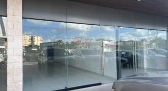 Local en Planta Baja en Renta en Corner Center | Avenida Huayacán, Cancún