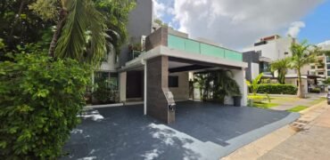 Casa en Venta de 5 Rec en Residencial Cumbres